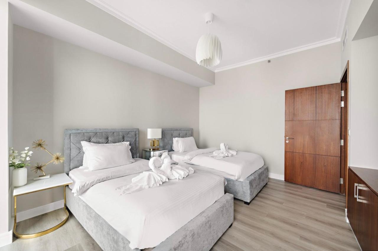 First Class 3Br With Full Burj Khalifa And Fountain View Dubai Bagian luar foto